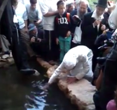 Collecting water from the Shiloach stream